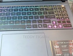 New Laptop MSI Vector 16 HX AI A2XWIG 16GB Intel Core Ultra 7 SSD 1T