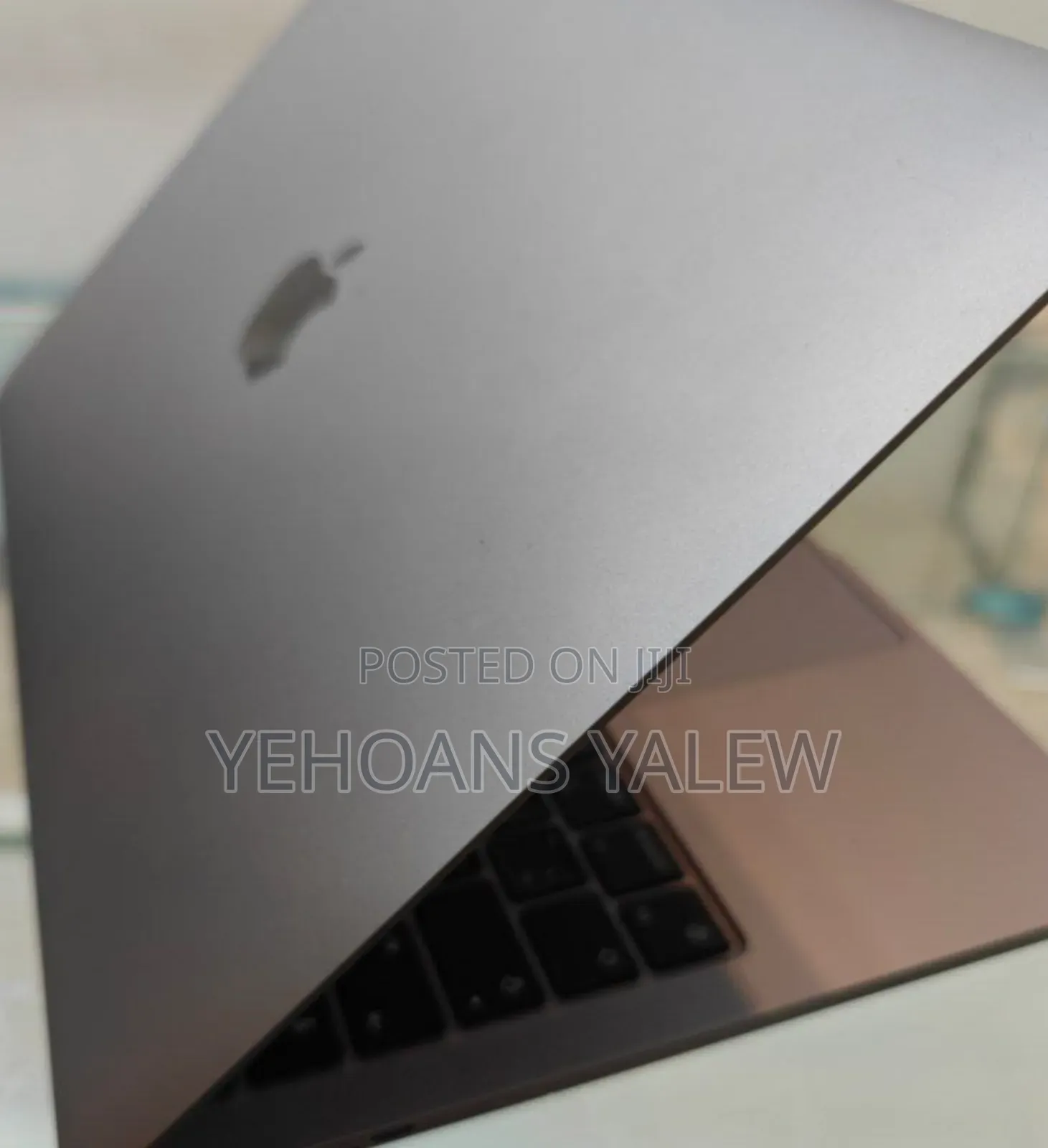 New Laptop Apple MacBook Pro 2022 M2 8GB Intel Core M2 SSD 256GB