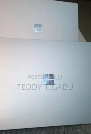 New Laptop Microsoft Surface 16GB Intel Core i7 SSD 512GB