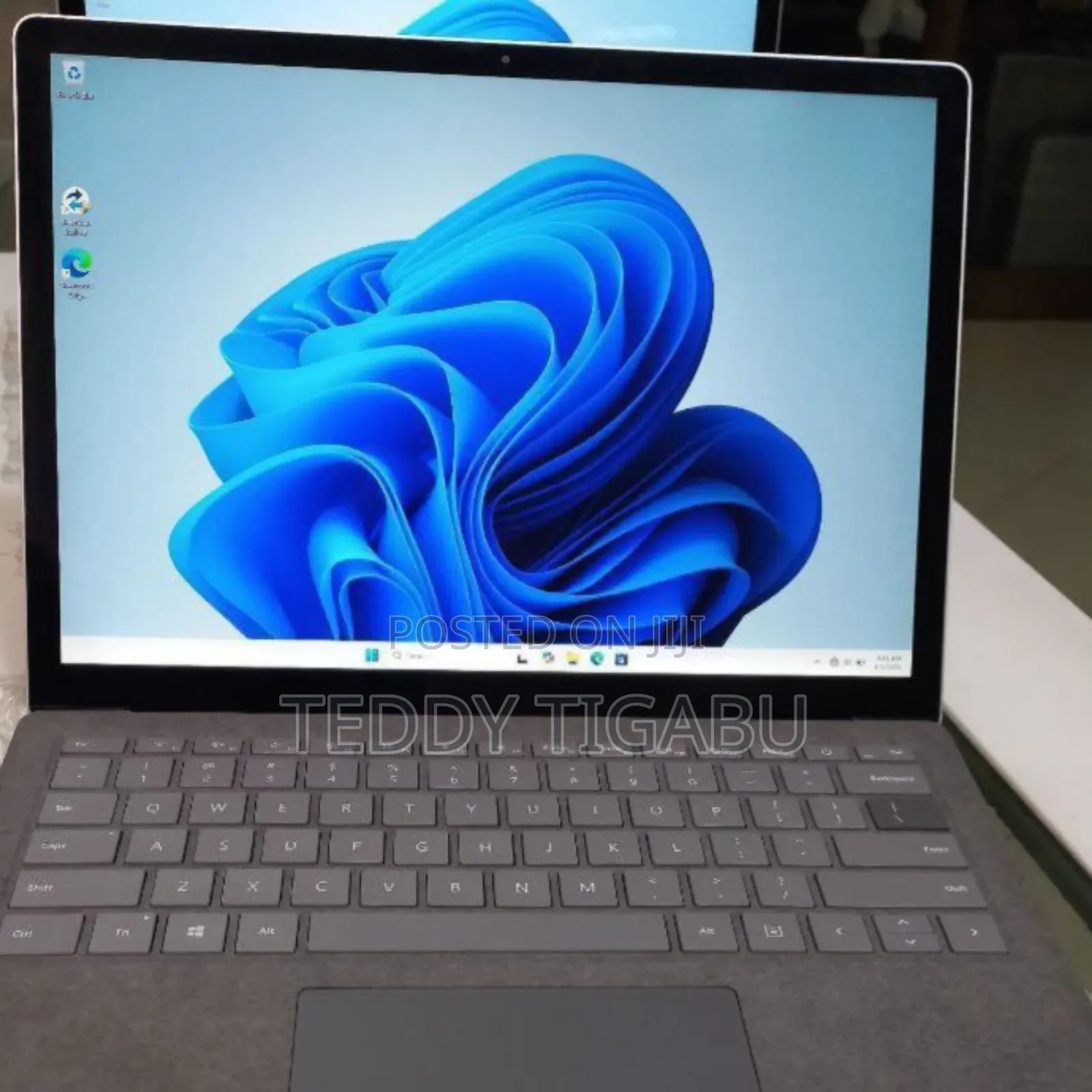 New Laptop Microsoft Surface 16GB Intel Core i7 SSD 512GB