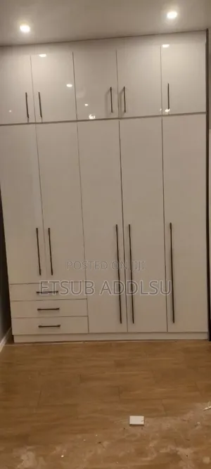 Photo - ቁምሳጥን በከነ ተሰቃዩ