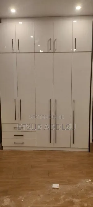 ቁምሳጥን በከነ ተሰቃዩ