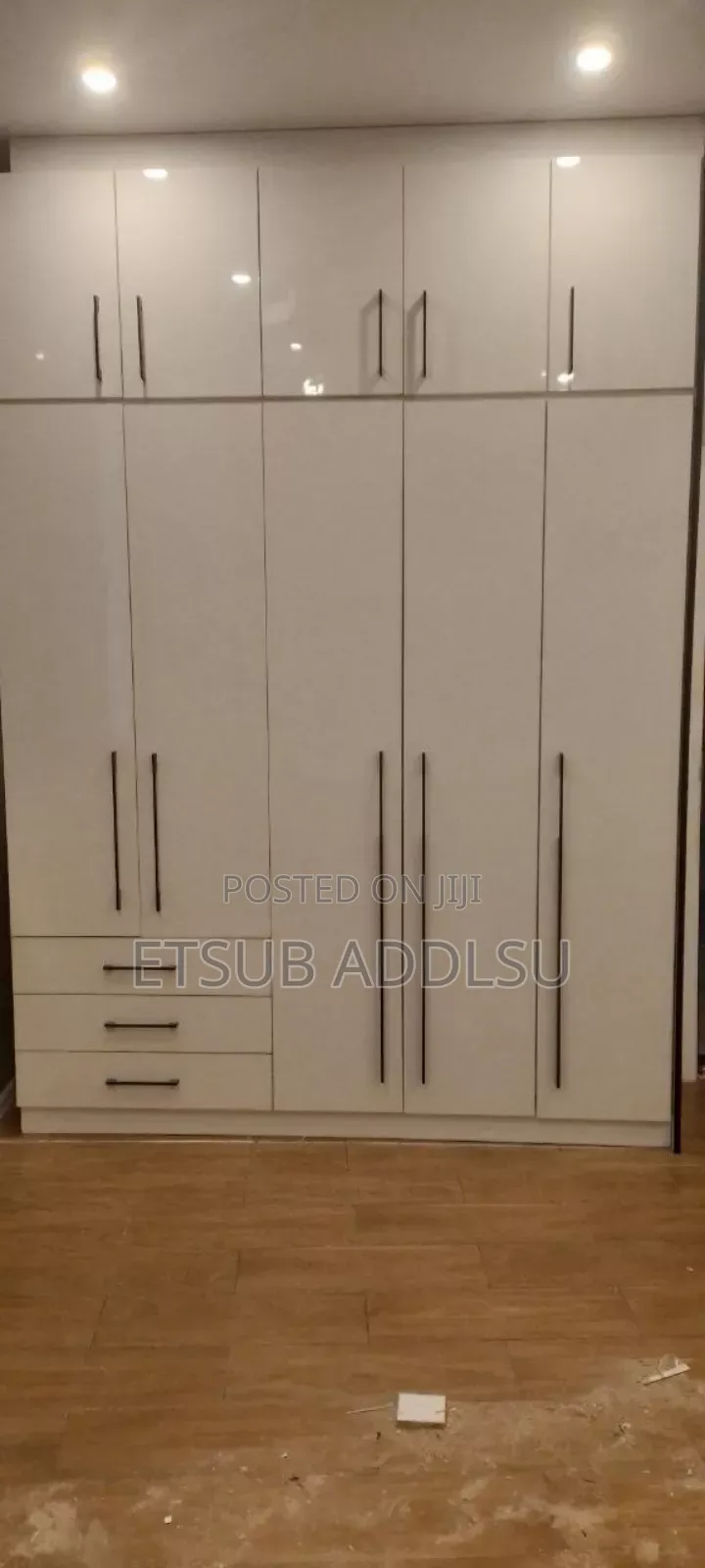 ቁምሳጥን በከነ ተሰቃዩ