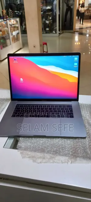 New Laptop Apple MacBook 2016 16GB Intel Core I7 SSD 512GB