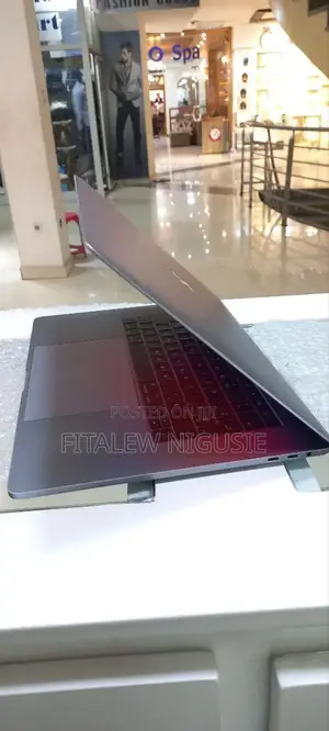 New Laptop Apple MacBook 2016 16GB Intel Core I7 SSD 512GB