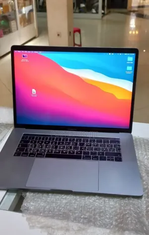 New Laptop Apple MacBook Pro 2016 16GB Intel Core I7 SSD 512GB