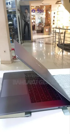 New Laptop Apple MacBook Pro 2016 16GB Intel Core I7 SSD 512GB