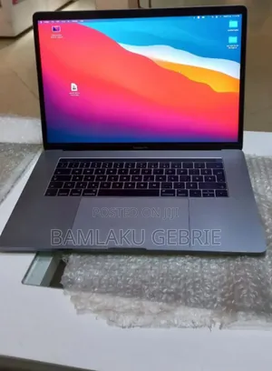 New Laptop Apple MacBook Pro 2016 16GB Intel Core I7 SSD 512GB