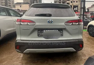Toyota Corolla Cross Hybrid 2023 Green