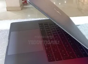 New Laptop Apple MacBook Pro 2016 16GB Intel Core I7 SSD 512GB