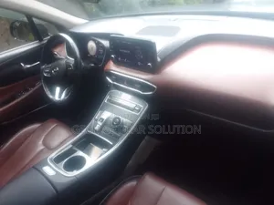 Photo - Hyundai Santa Fe 2020 Brown