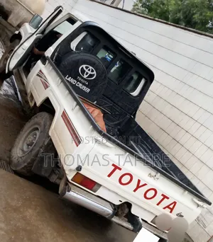 Toyota Land Cruiser 2016 White