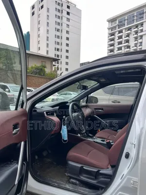 Toyota Corolla Cross Hybrid 2024 White