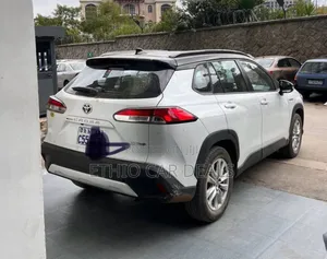 Toyota Corolla Cross Hybrid 2024 White