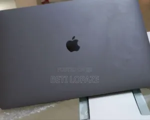 New Laptop Apple MacBook 2016 16GB Intel Core I7 SSD 512GB