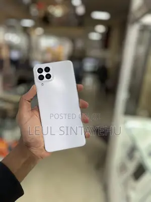 Photo - Samsung Galaxy M33 128 GB White