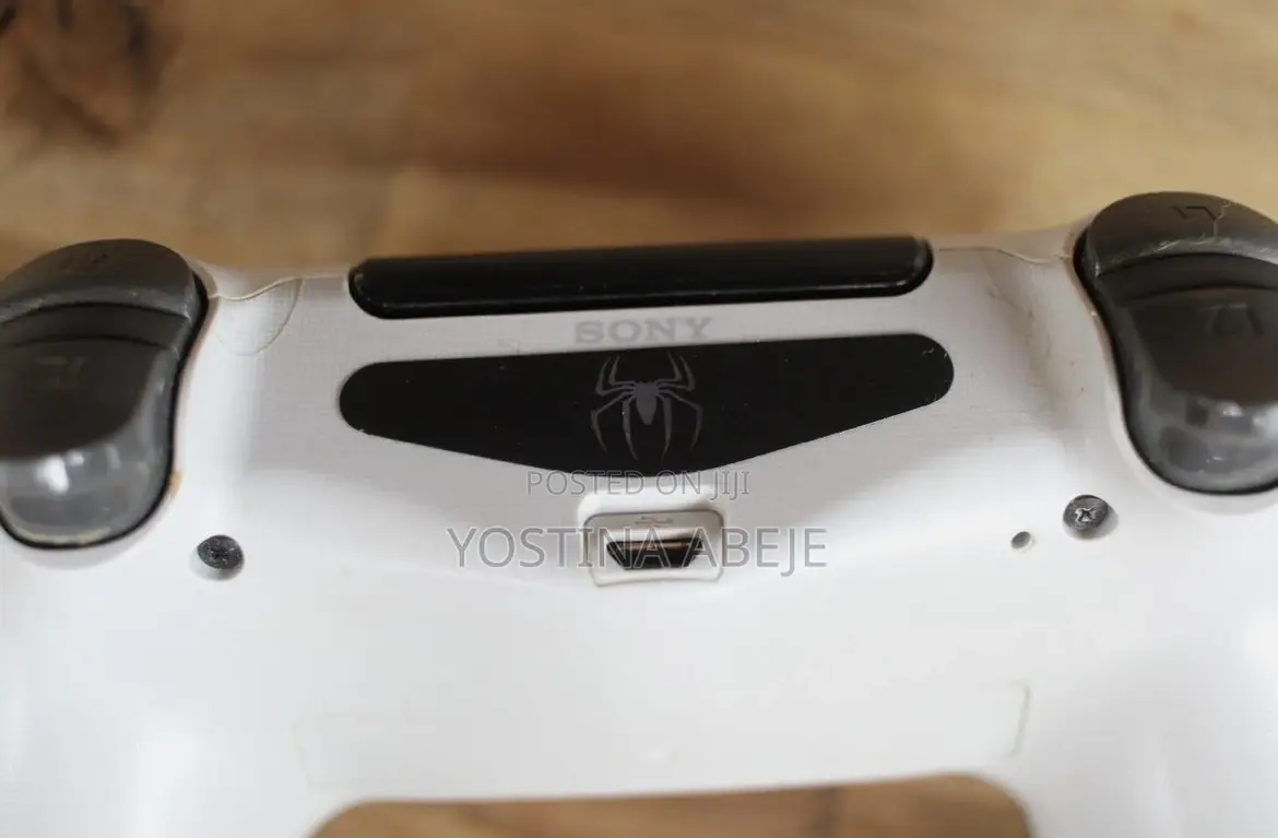 Playstation 4 Wireless Controller Glacier White