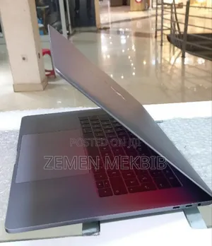 Photo - New Laptop Apple MacBook Pro 2016 16GB Intel Core I7 SSD 512GB