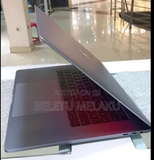 New Laptop Apple MacBook Pro 2016 16GB Intel Core I7 SSD 512GB