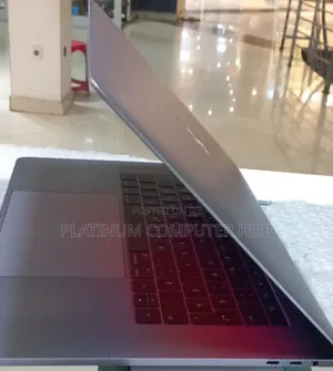 Photo - New Laptop Apple MacBook Pro 2016 16GB Intel Core I7 SSD 512GB