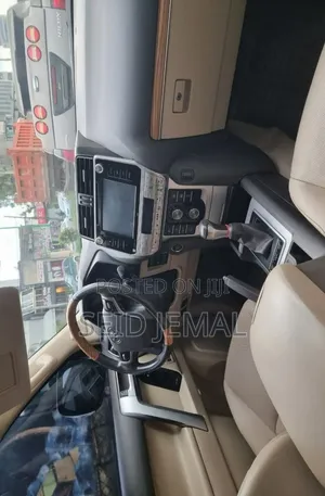 Toyota Land Cruiser Prado 2019 Off white