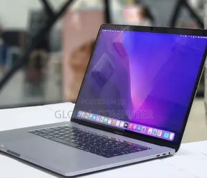 New Laptop Apple MacBook Pro 2016 16GB Intel Core I7 SSD 256GB