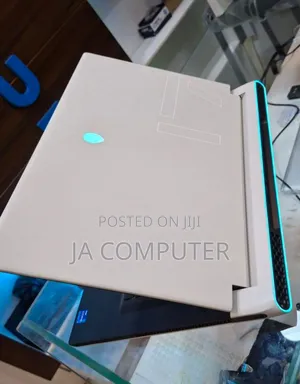 New Laptop Alienware M17x R2 32GB Intel Core I7 SSD 1T