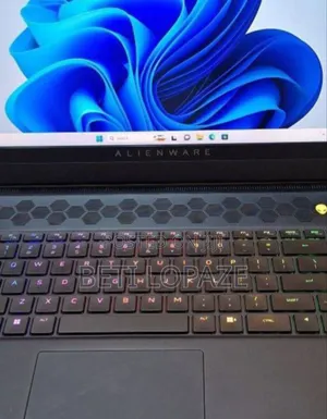 New Laptop Alienware M17x R2 32GB Intel Core I7 SSD 1T
