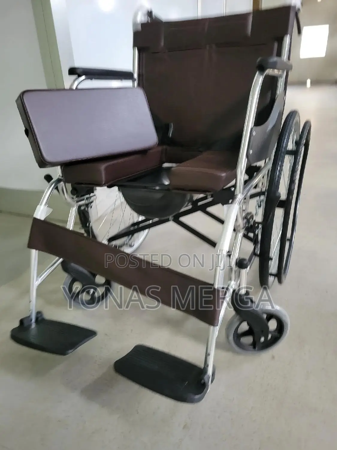 Commode Wheelchair屮麪pot Wheelchairةة又wheelchair膝部wheelchair