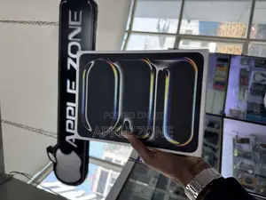 Photo - New Apple iPad Pro 13 (2024) 256 GB Blue