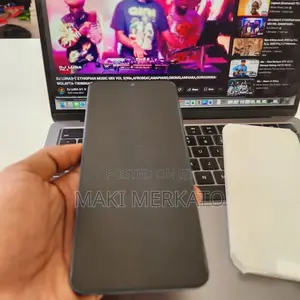 Photo - New Samsung Galaxy A06 128 GB Black