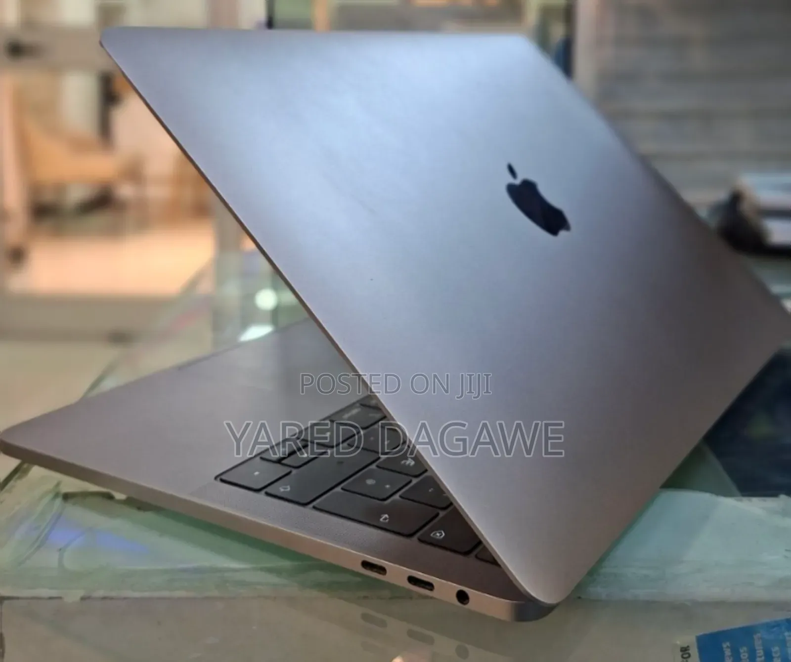 New Laptop Apple MacBook Pro 2019 8GB Intel Core I5 SSD 256GB