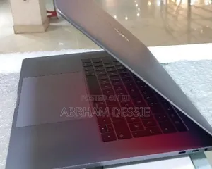 Photo - New Laptop Apple MacBook Pro 2016 16GB Intel Core I7 SSD 512GB