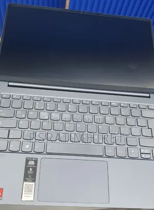 New Laptop Lenovo Yoga 700 16GB AMD Ryzen 7 SSD 1T