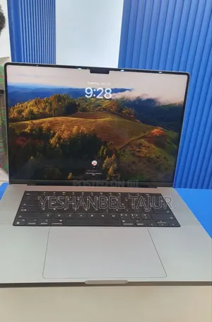 New Laptop Apple MacBook Pro M1 16GB Apple M1 Pro SSD 1T