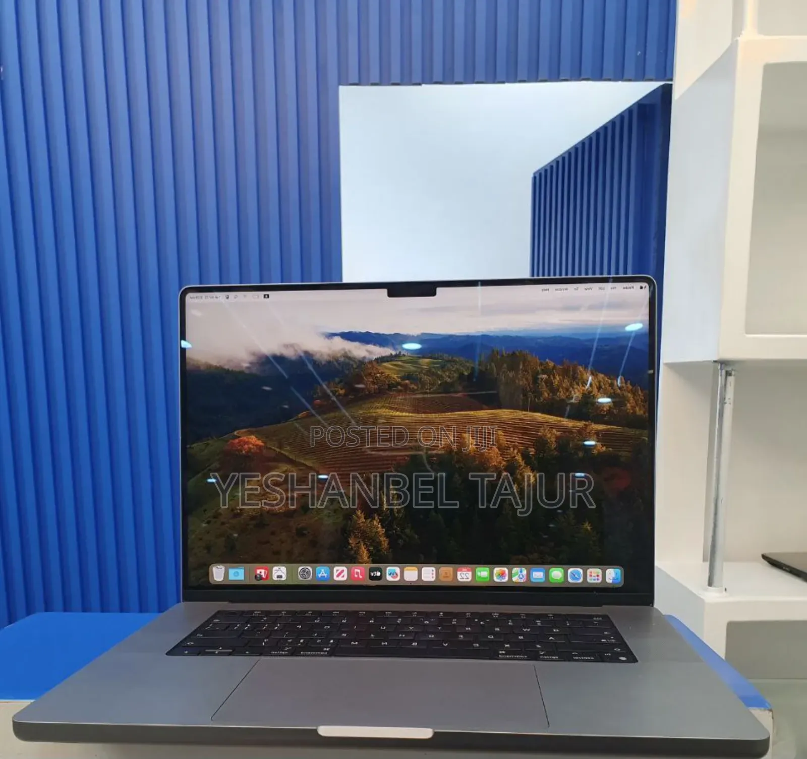 New Laptop Apple MacBook Pro M1 16GB Apple M1 Pro SSD 1T