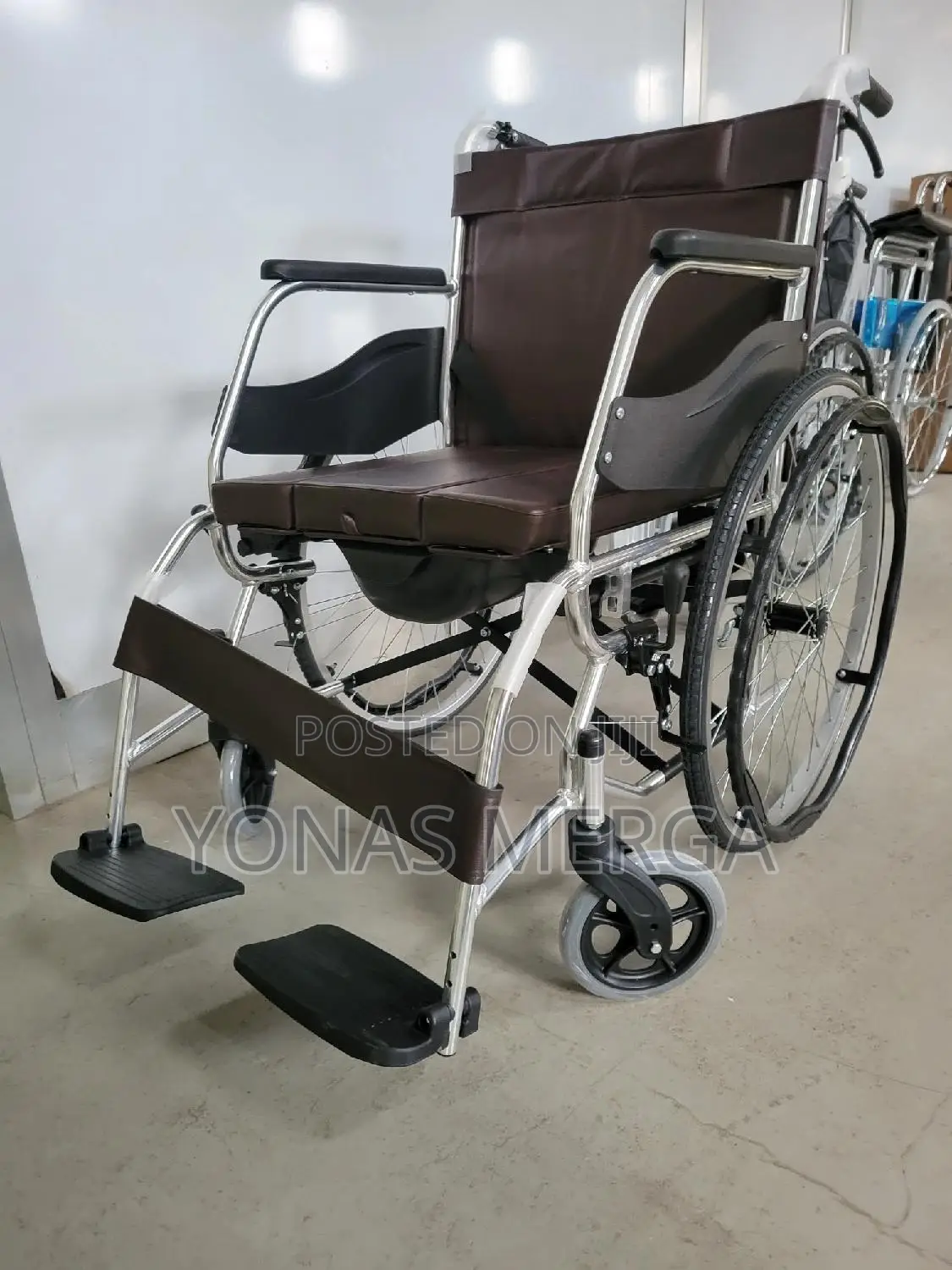 Toilet Wheelchair冚附pot Wheelchairةة،Wheelchair