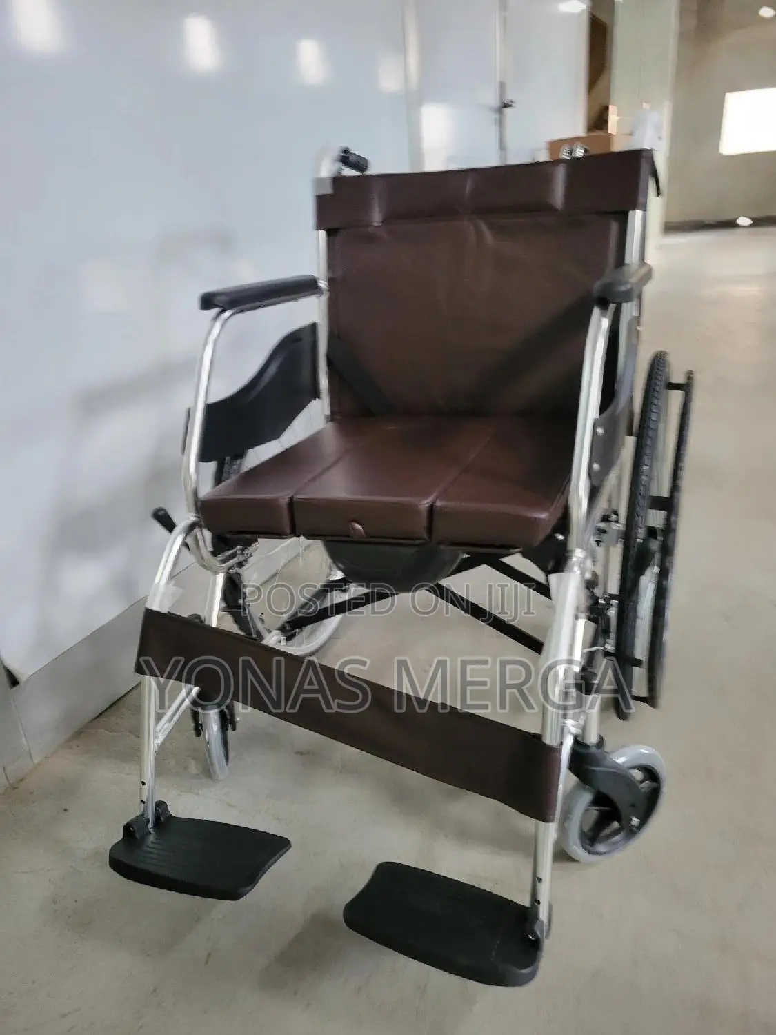 Toilet Wheelchair Offers a Smooth Ride and Fits
