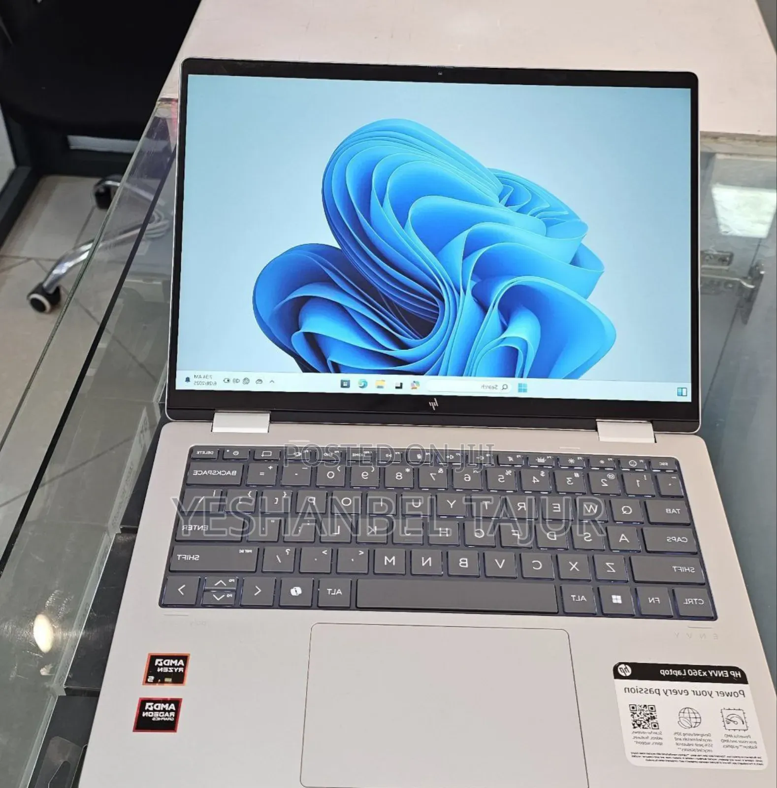 New Laptop HP Envy X2 16GB AMD Ryzen 5 SSD 512GB