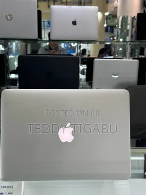 New Laptop Apple MacBook Pro 2015 8GB Intel Core I5 SSD 128GB