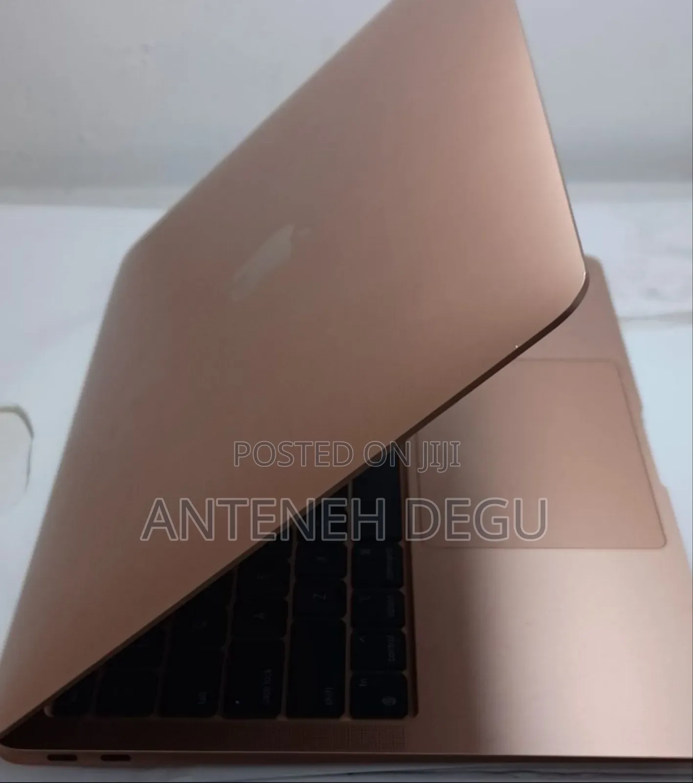 New Laptop Apple MacBook Air 2020 M1 8GB Apple M1 SSD 256GB