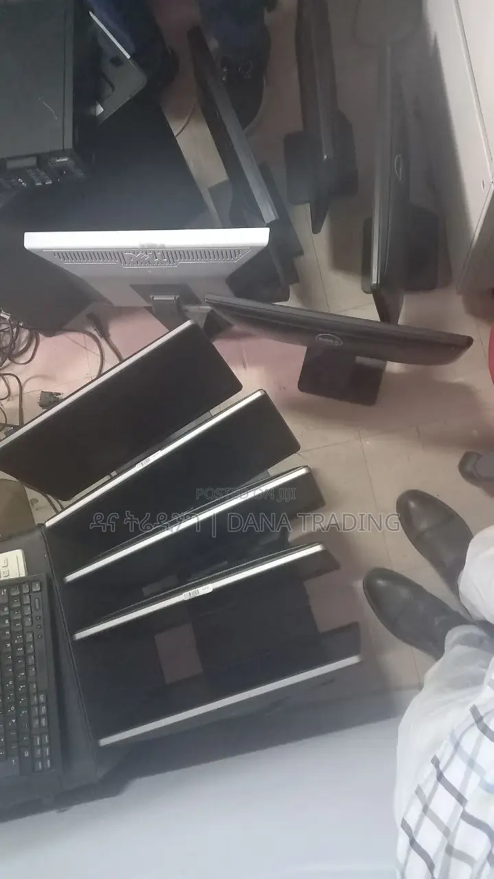 Dell and Hp Computer Monitors