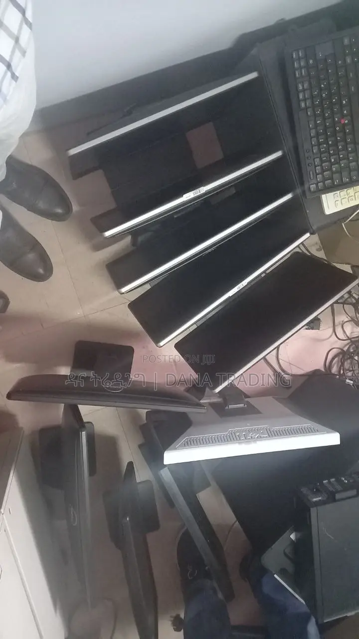 Dell and Hp Computer Monitors