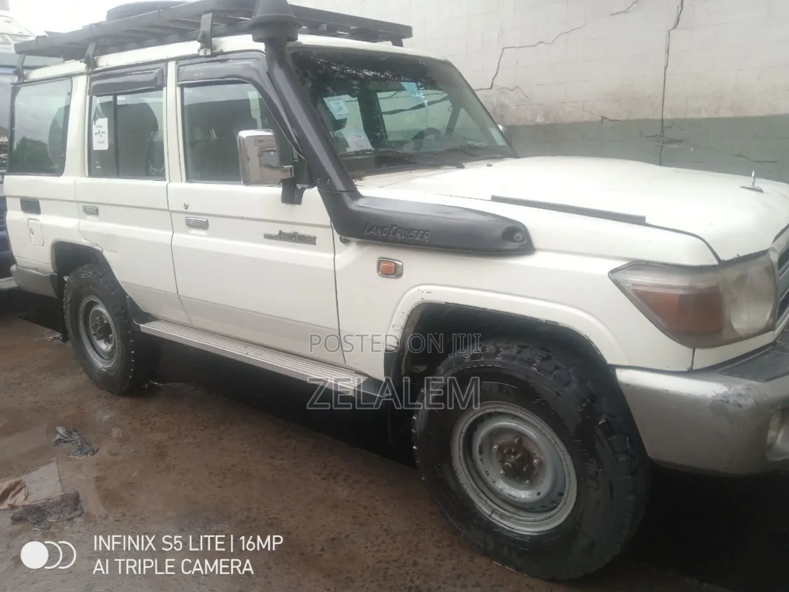 Toyota Land Cruiser 2012 White