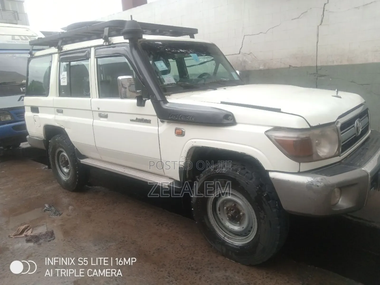 Toyota Land Cruiser 2012 White