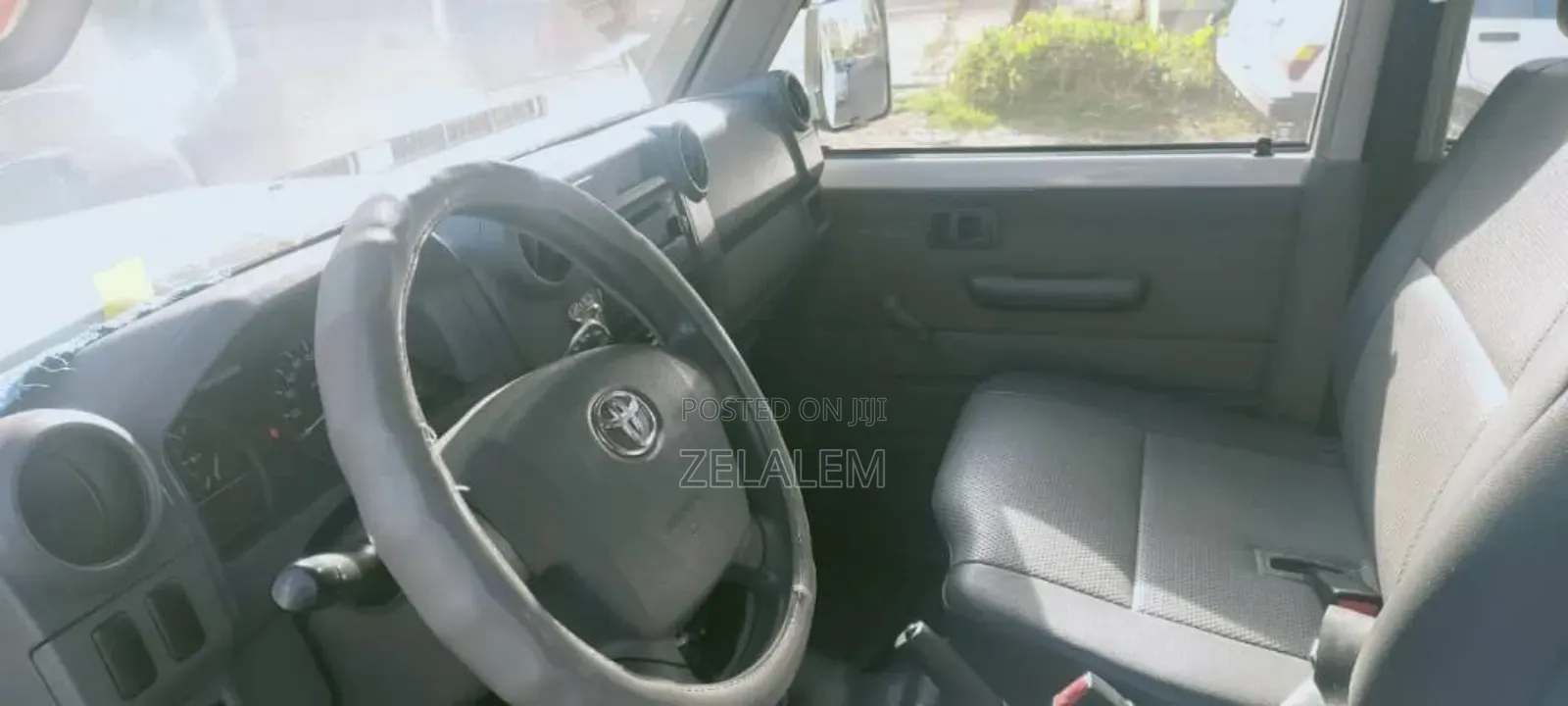 Toyota Land Cruiser 2012 White