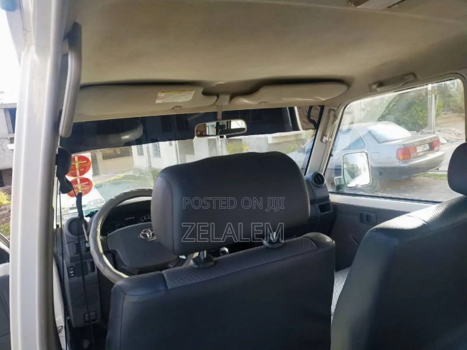 Toyota Land Cruiser 2007 White