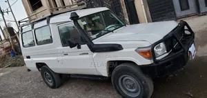 Toyota Land Cruiser 2007 White