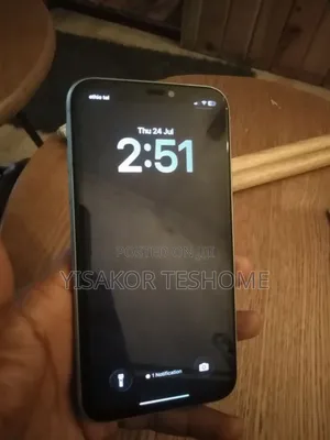 Photo - Apple iPhone 11 128 GB Green