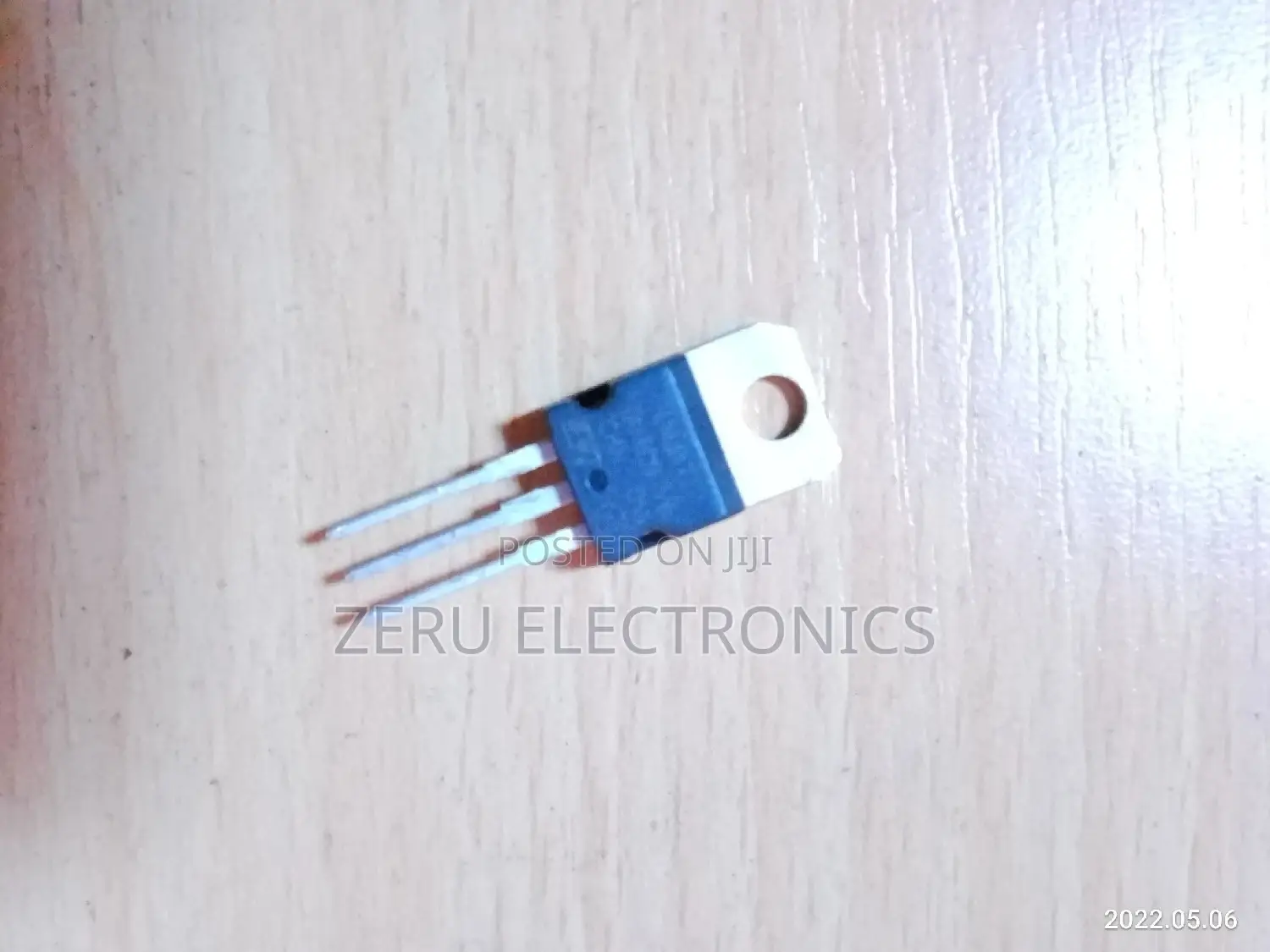 Voltage Regulator Lm317t